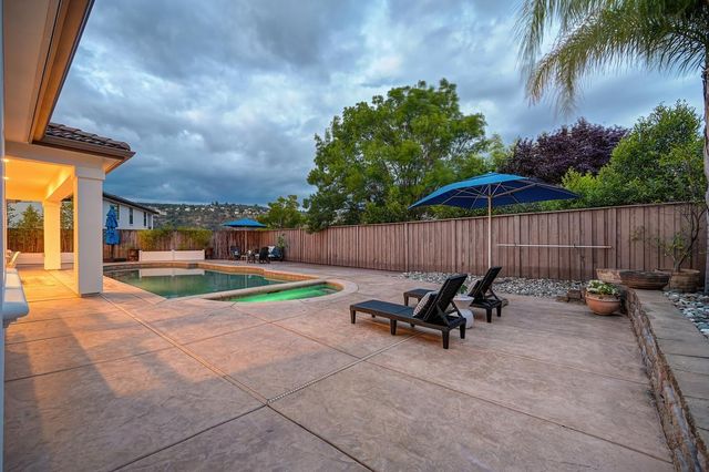 640 Russell Dr, Folsom, CA 95630