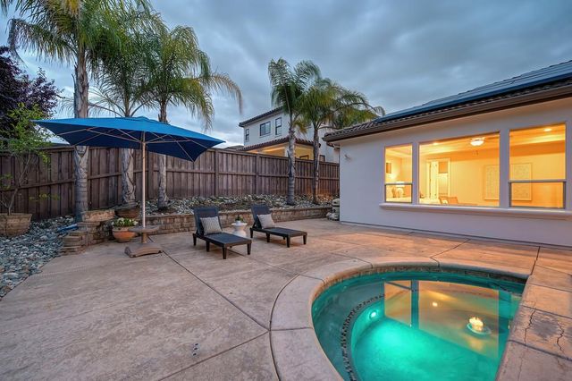 640 Russell Dr, Folsom, CA 95630