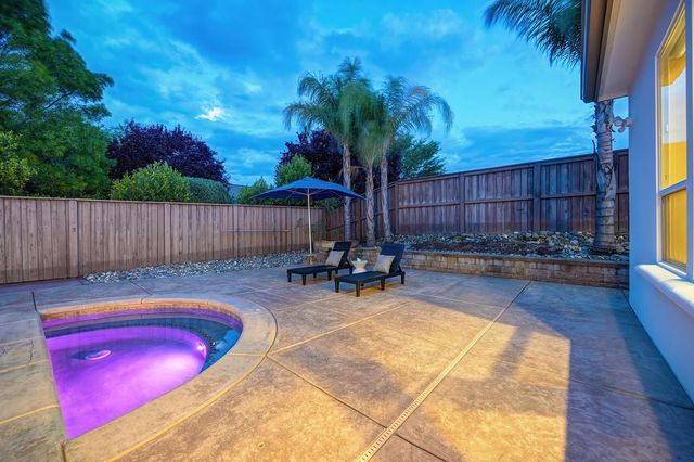 640 Russell Dr, Folsom, CA 95630