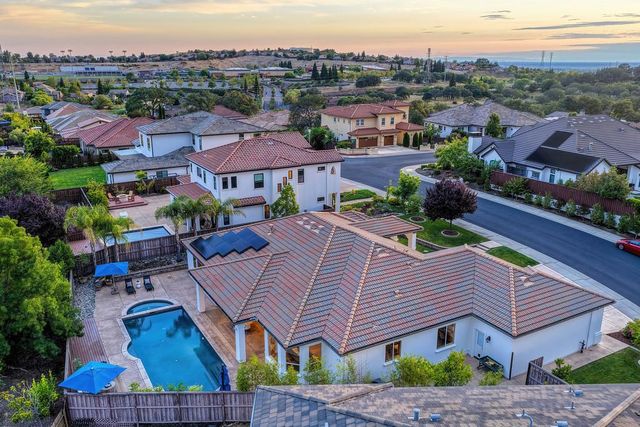 640 Russell Dr, Folsom, CA 95630