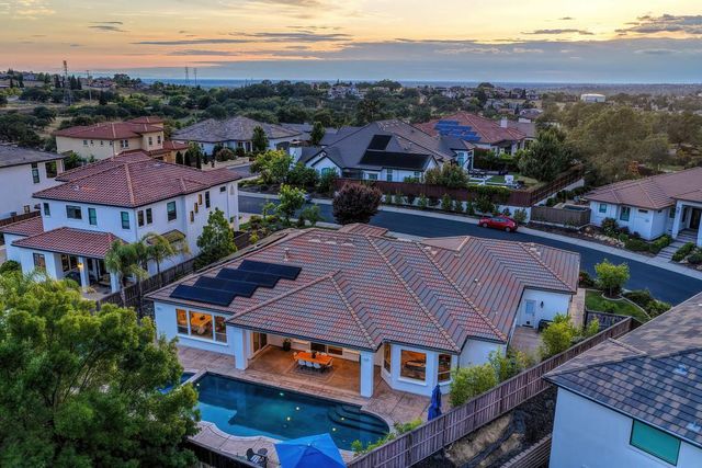 640 Russell Dr, Folsom, CA 95630