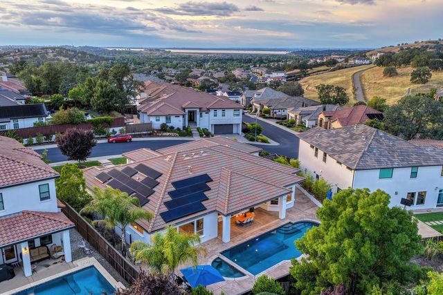 640 Russell Dr, Folsom, CA 95630