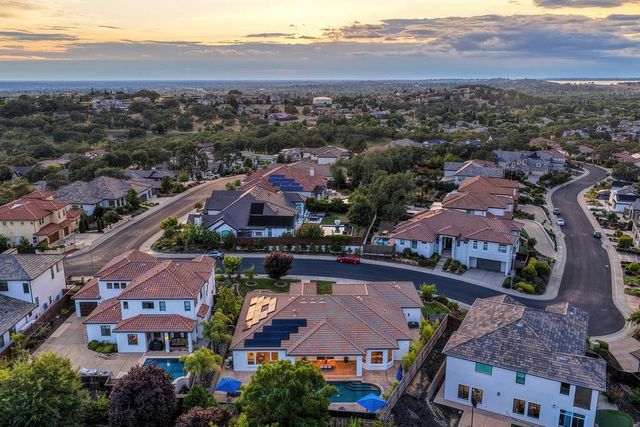 640 Russell Dr, Folsom, CA 95630
