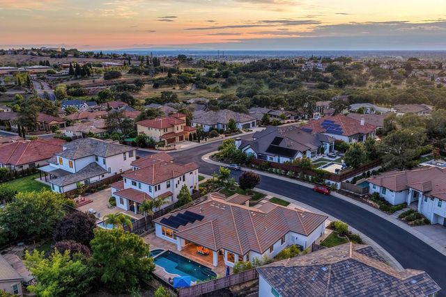 640 Russell Dr, Folsom, CA 95630