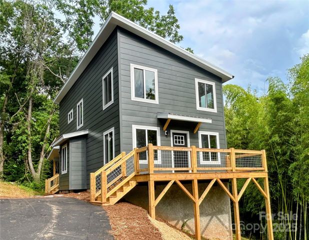 65 Moore Avenue, Asheville, NC 28806