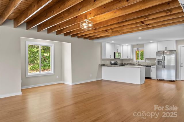 65 Moore Avenue, Asheville, NC 28806