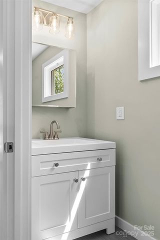 65 Moore Avenue, Asheville, NC 28806