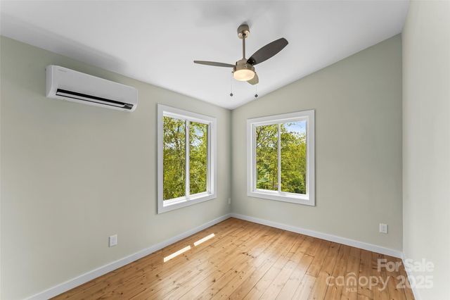 65 Moore Avenue, Asheville, NC 28806