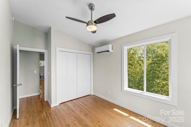 65 Moore Avenue, Asheville, NC 28806