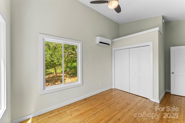 65 Moore Avenue, Asheville, NC 28806