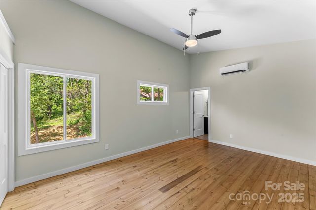 65 Moore Avenue, Asheville, NC 28806