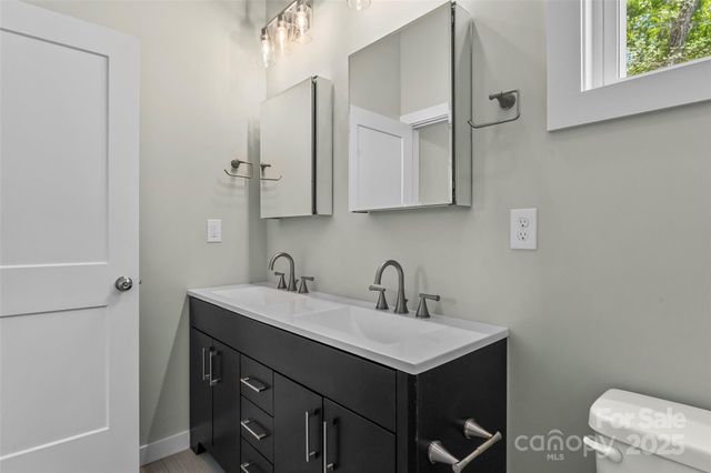 65 Moore Avenue, Asheville, NC 28806