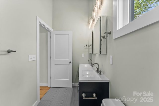 65 Moore Avenue, Asheville, NC 28806