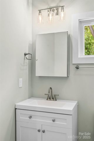 65 Moore Avenue, Asheville, NC 28806