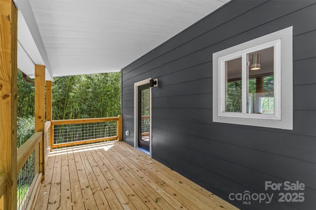 65 Moore Avenue, Asheville, NC 28806