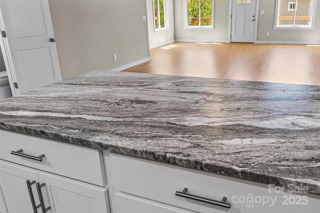 65 Moore Avenue, Asheville, NC 28806