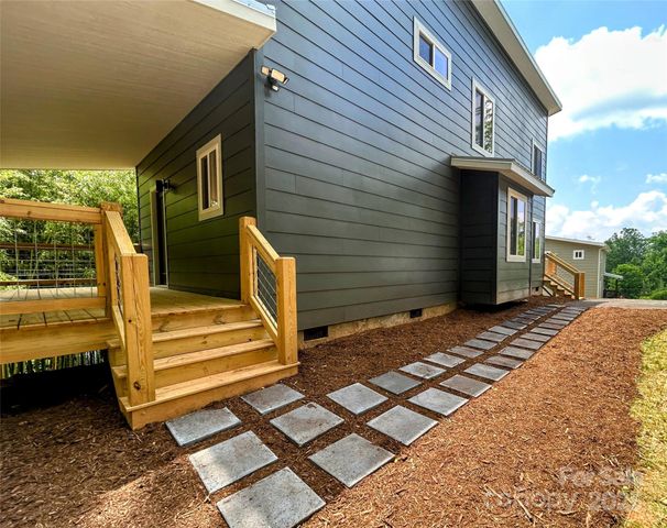 65 Moore Avenue, Asheville, NC 28806