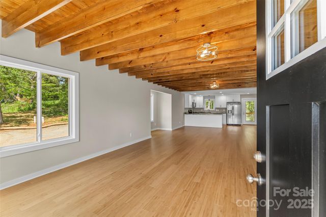 65 Moore Avenue, Asheville, NC 28806