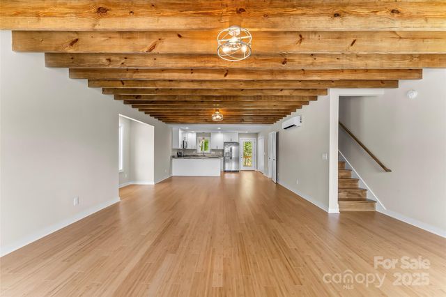 65 Moore Avenue, Asheville, NC 28806