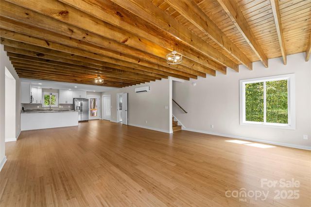 65 Moore Avenue, Asheville, NC 28806