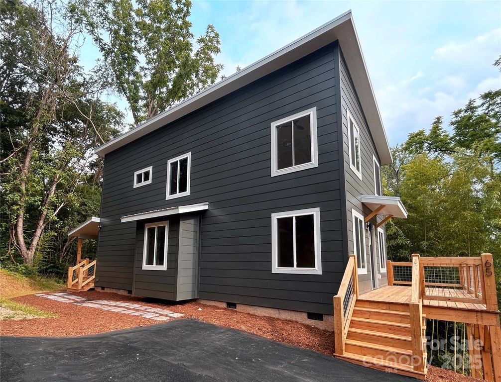 65 Moore Avenue, Asheville, NC 28806