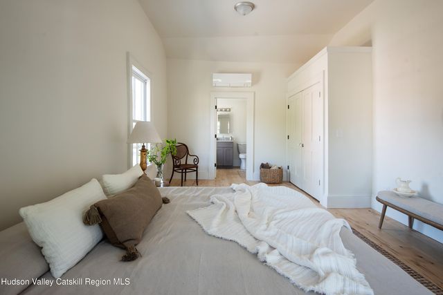 72 N N 5th Street, Hudson, NY 12534