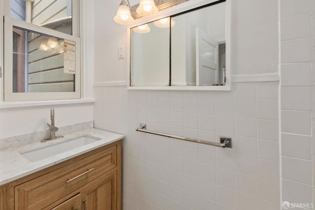 369 Frederick Street, San Francisco, CA 94117