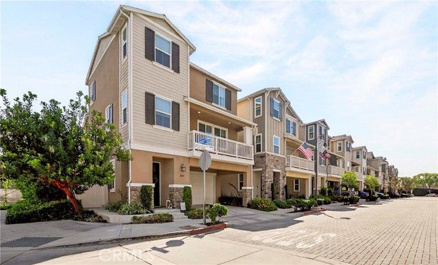 390 N Bellarose Way, Anaheim, CA 92805