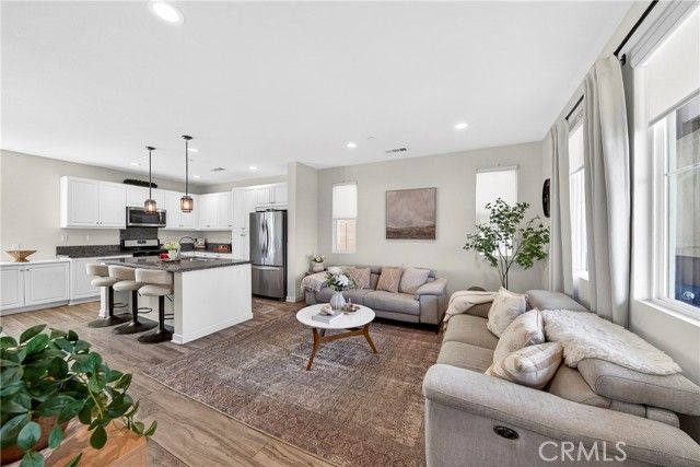 390 N Bellarose Way, Anaheim, CA 92805