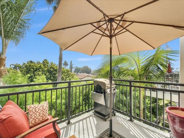 1100 E 3rd 204, Long Beach, CA 90802