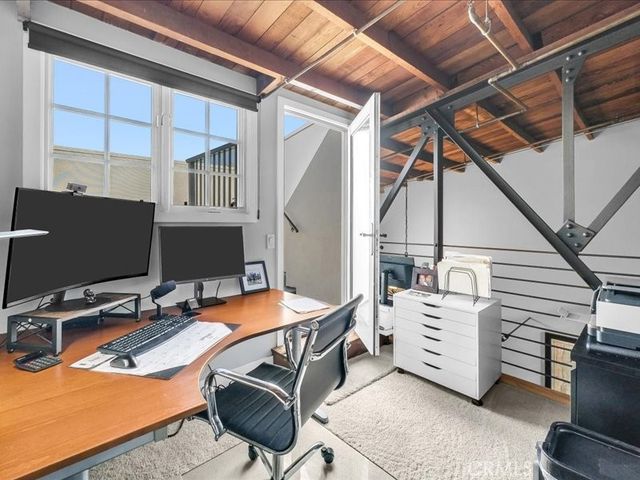 1100 E 3rd 204, Long Beach, CA 90802