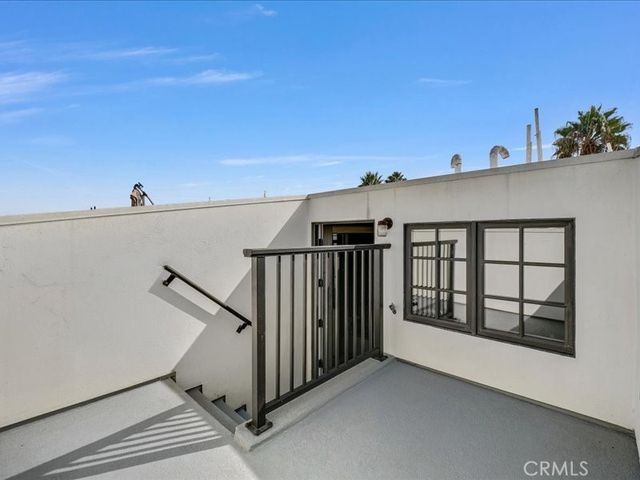1100 E 3rd 204, Long Beach, CA 90802