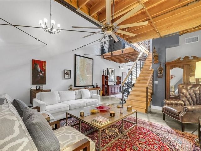 1100 E 3rd 204, Long Beach, CA 90802