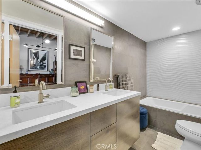 1100 E 3rd 204, Long Beach, CA 90802