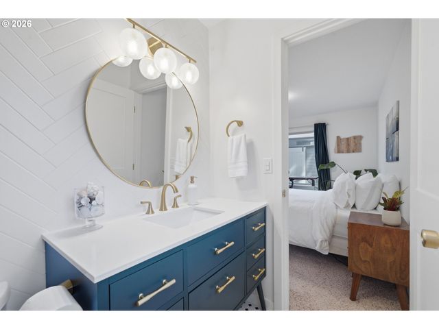 12790 Sw KATHERINE St, Portland, OR 97223
