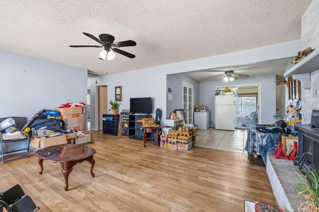 1949 S Broadway Avenue, Springfield, MO 65807