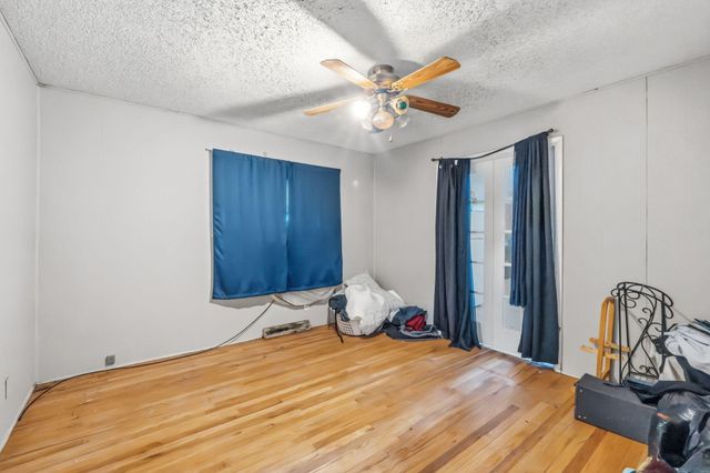 1949 S Broadway Avenue, Springfield, MO 65807