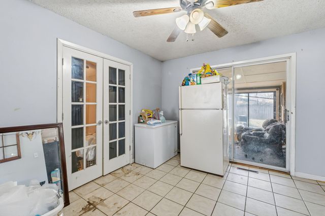 1949 S Broadway Avenue, Springfield, MO 65807