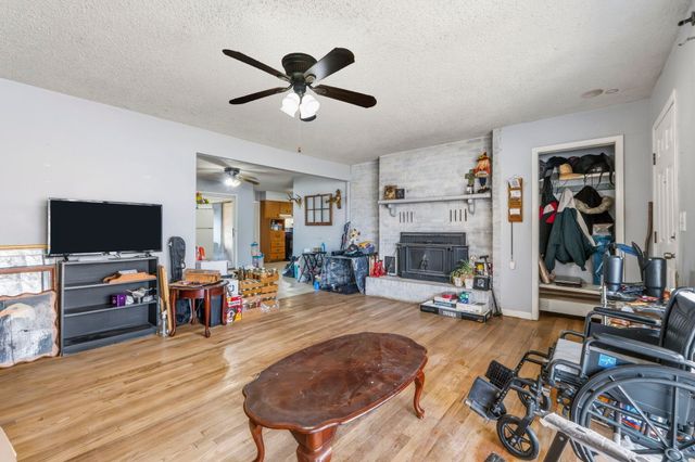 1949 S Broadway Avenue, Springfield, MO 65807