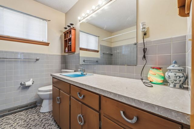 1949 S Broadway Avenue, Springfield, MO 65807