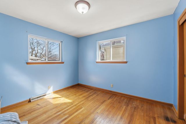 1949 S Broadway Avenue, Springfield, MO 65807