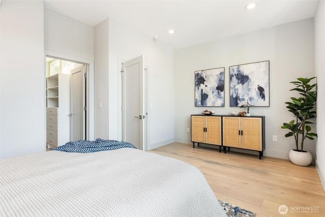 305 17th Avenue E, Seattle, WA 98112