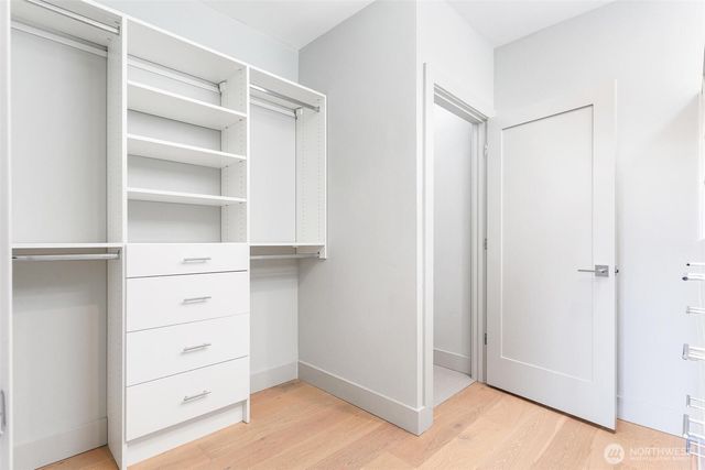 305 17th Avenue E, Seattle, WA 98112
