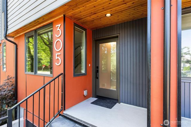 305 17th Avenue E, Seattle, WA 98112