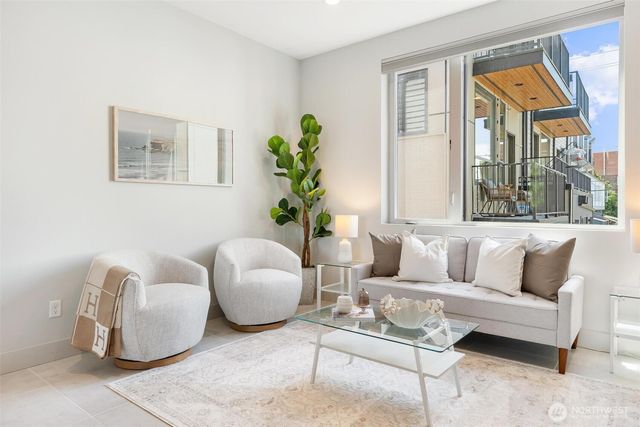 305 17th Avenue E, Seattle, WA 98112
