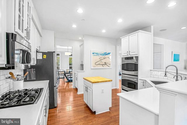 8020 EASTON VILLAGE DR, Easton, MD 21601