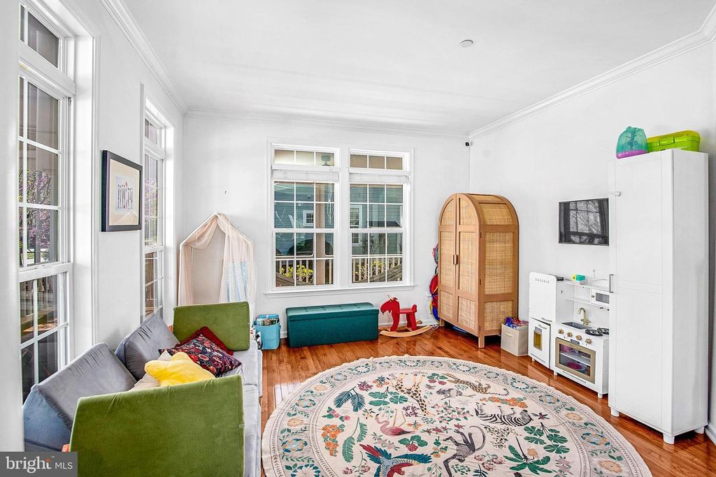 Image 16 of property listing at 8020 EASTON VILLAGE DR, Easton, MD 21601