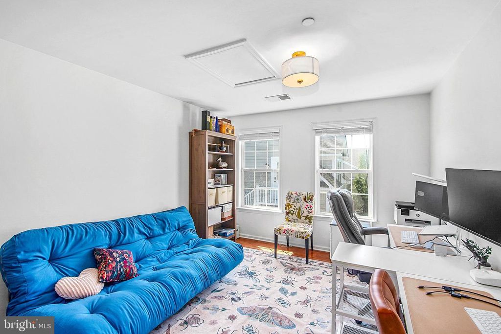 Image 19 of property listing at 8020 EASTON VILLAGE DR, Easton, MD 21601