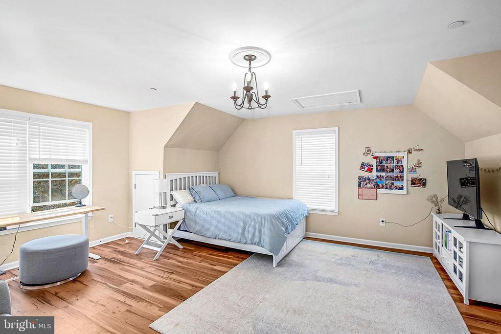 Image 22 of property listing at 8020 EASTON VILLAGE DR, Easton, MD 21601