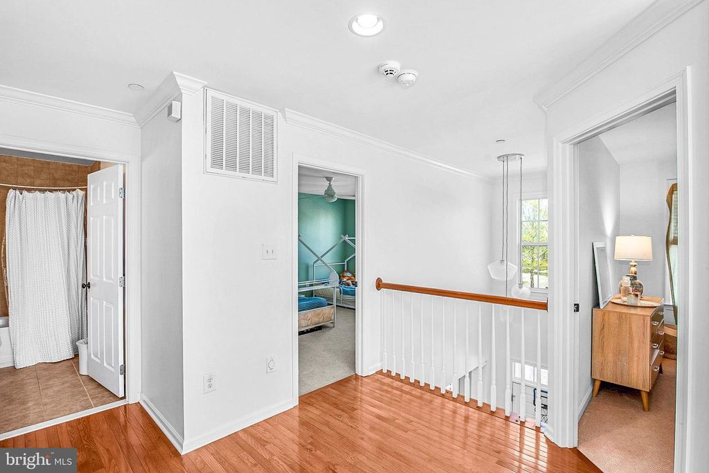 Image 23 of property listing at 8020 EASTON VILLAGE DR, Easton, MD 21601